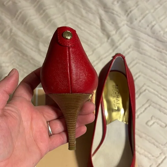 MICHAEL Michael Kors Red Elegant Heels - Picture 4 of 6